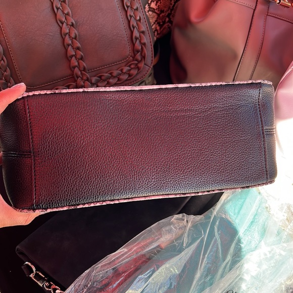 Gray snake print handbag with straps - Picture 2 of 5